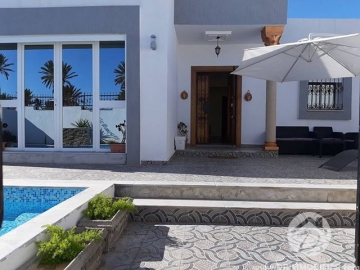 L 231 -                            بيع
                           Villa avec piscine Djerba